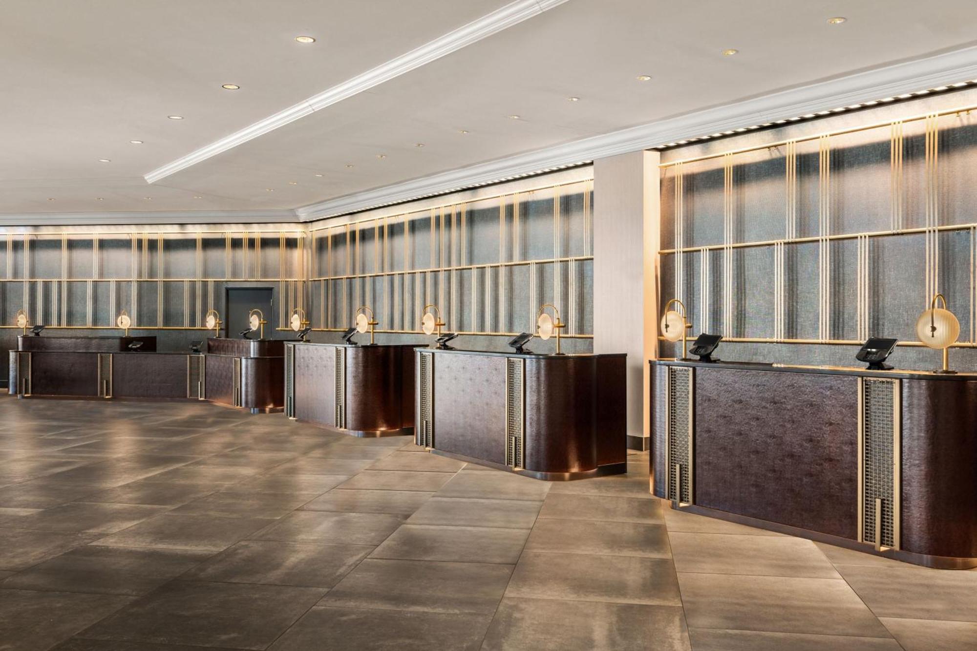 Отель Detroit Marriott At The Renaissance Center Экстерьер фото