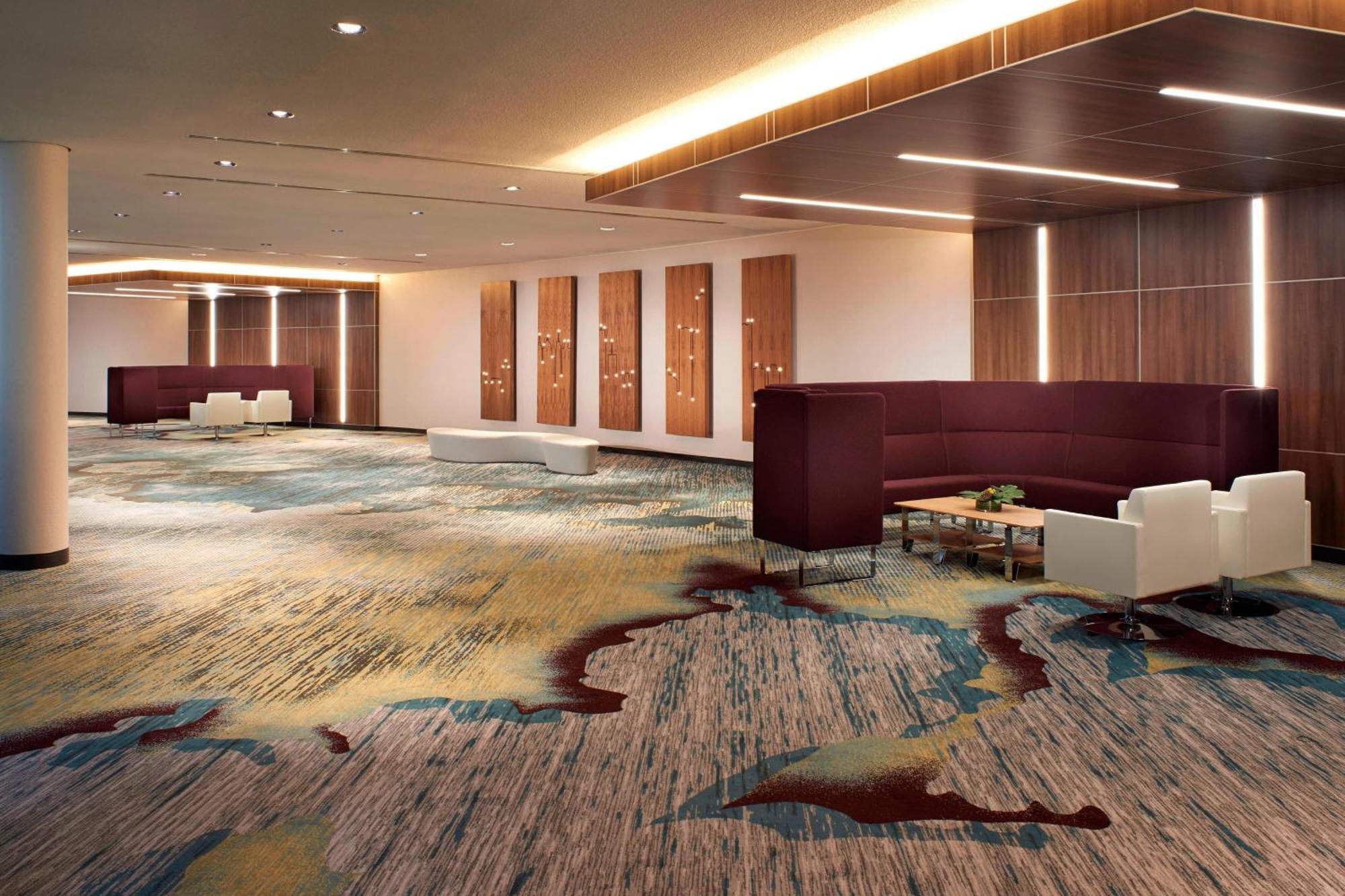 Отель Detroit Marriott At The Renaissance Center Экстерьер фото
