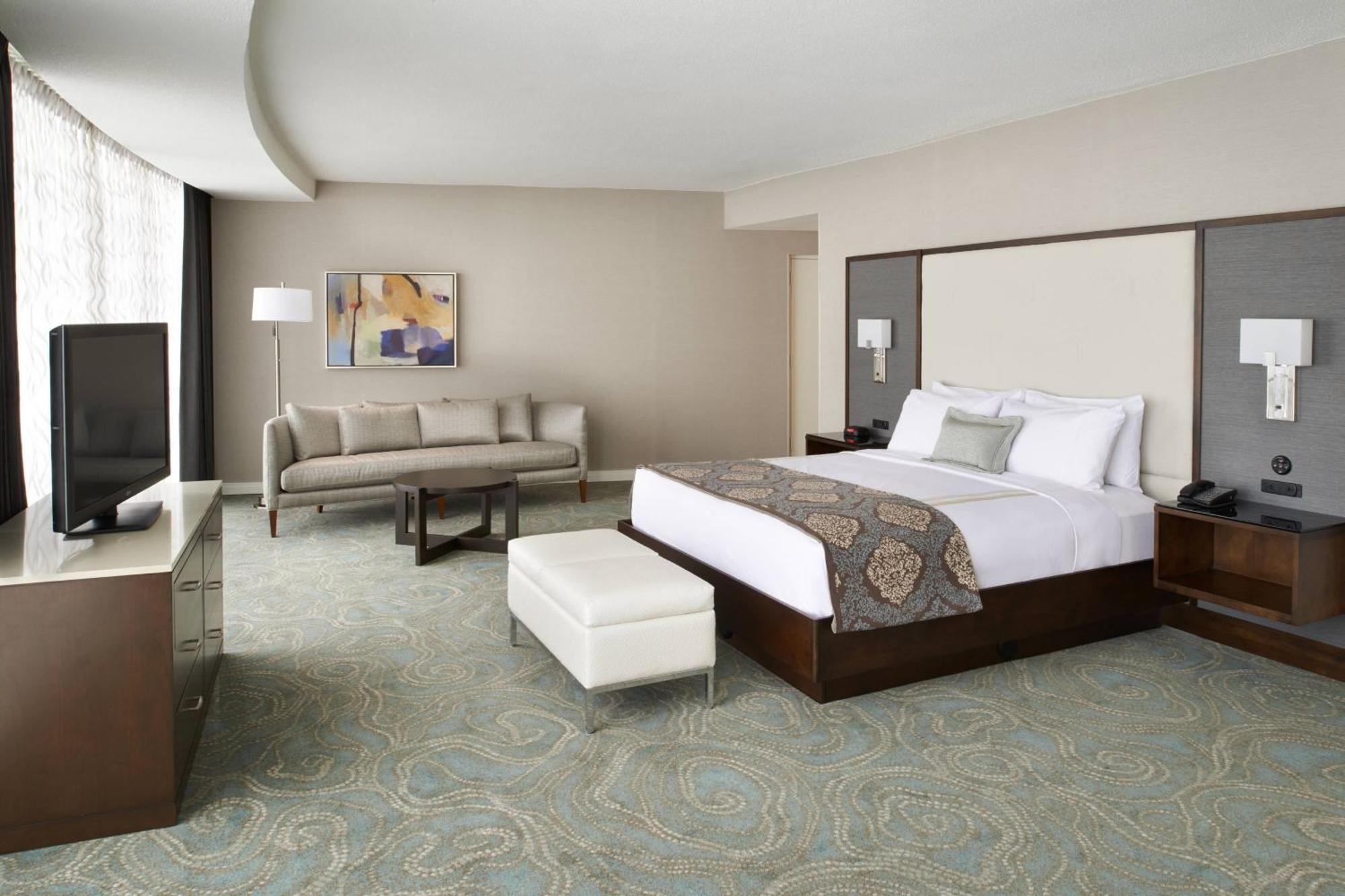 Отель Detroit Marriott At The Renaissance Center Экстерьер фото