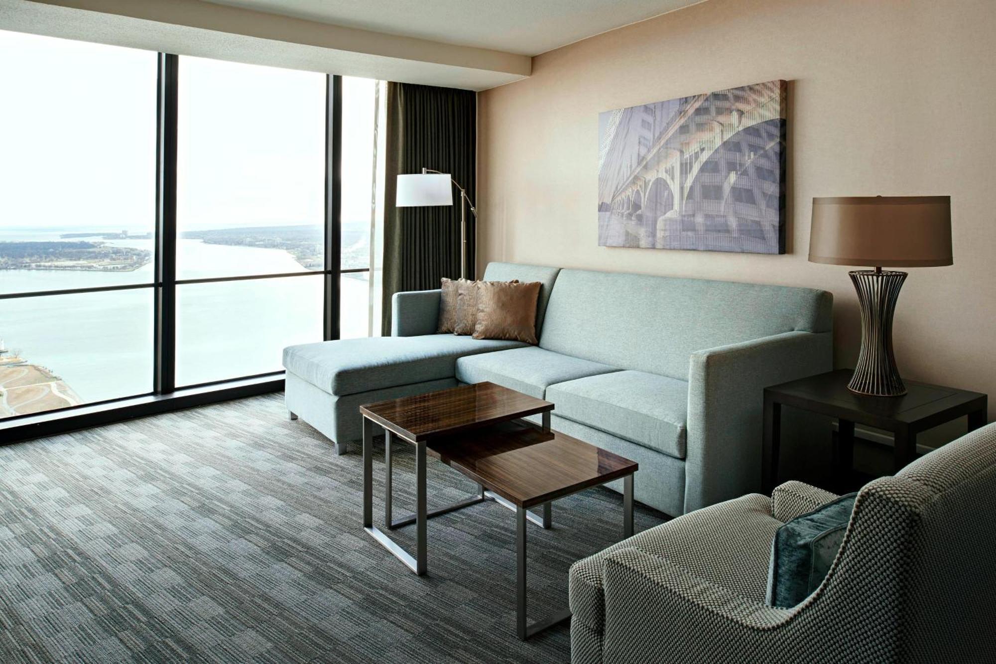 Отель Detroit Marriott At The Renaissance Center Экстерьер фото