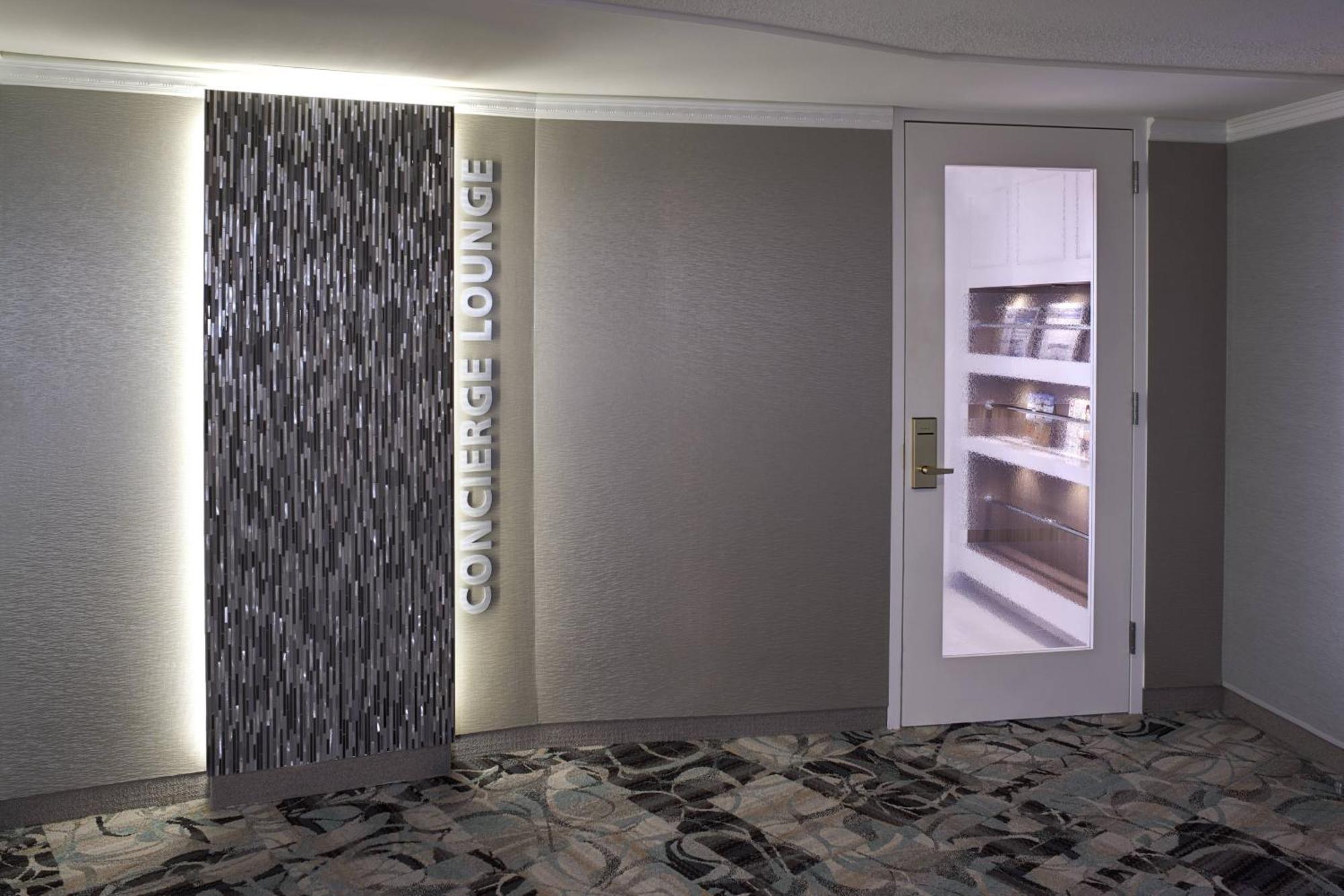 Отель Detroit Marriott At The Renaissance Center Экстерьер фото