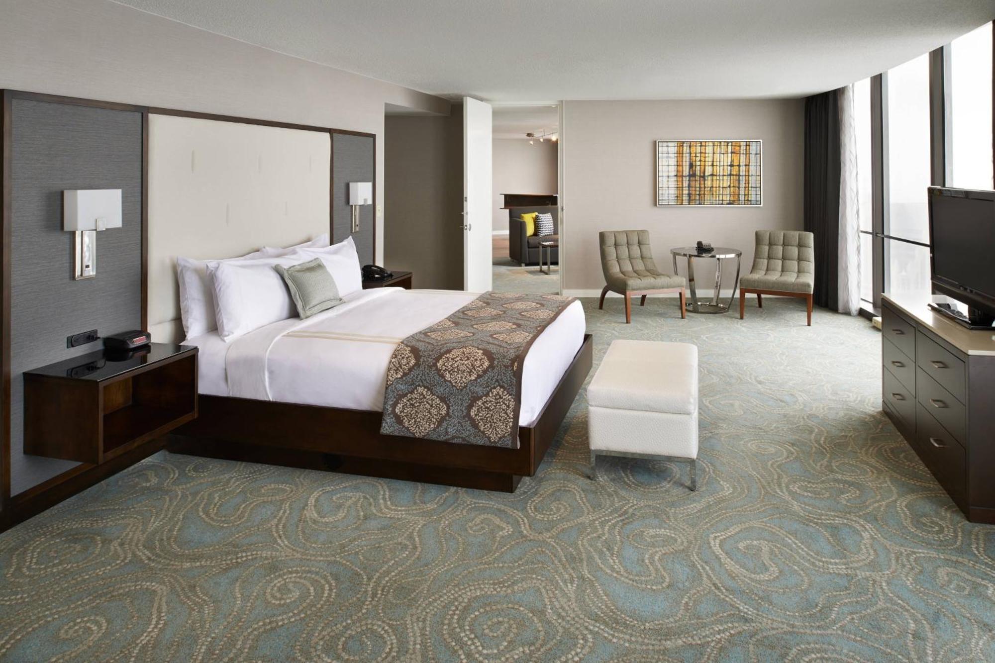 Отель Detroit Marriott At The Renaissance Center Экстерьер фото