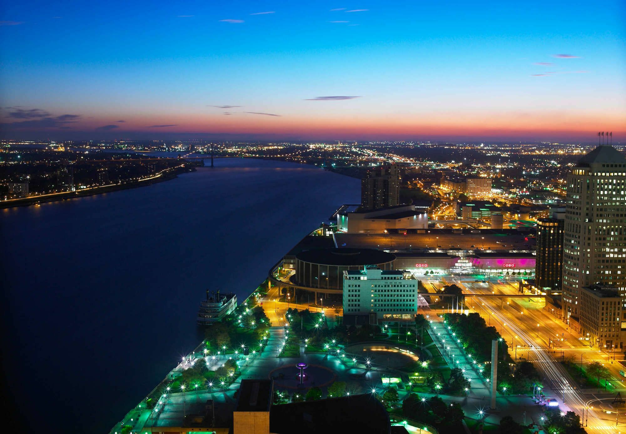 Отель Detroit Marriott At The Renaissance Center Экстерьер фото